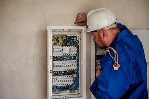 What is a Service Electrician? - Ark Heating and Cooling